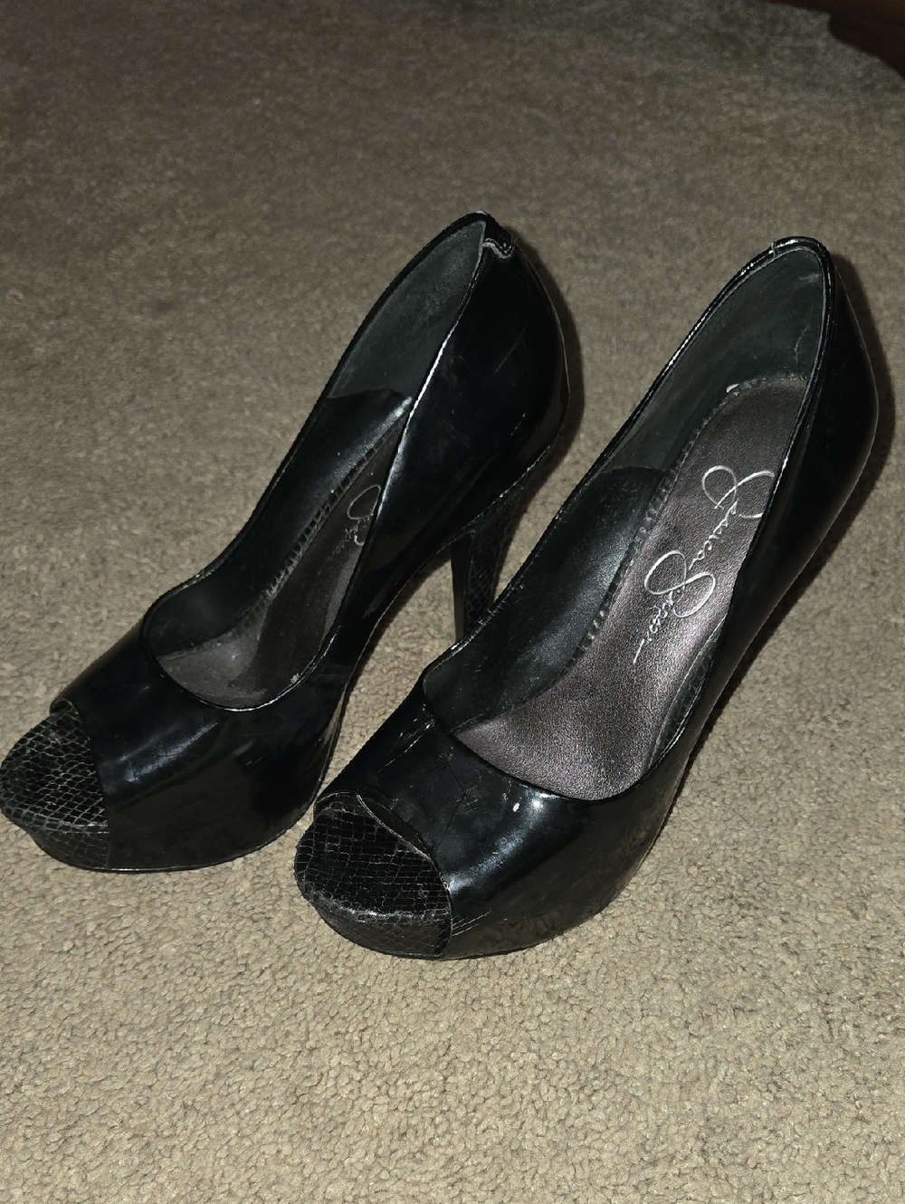 Jessica Simpson Black Patent Peep-Toe Platform Pumps